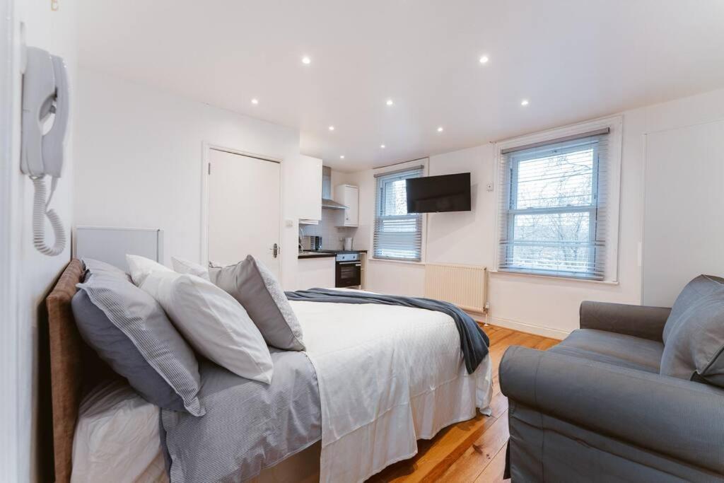 Your Lovely Studio Flat- West3 Londres Extérieur photo