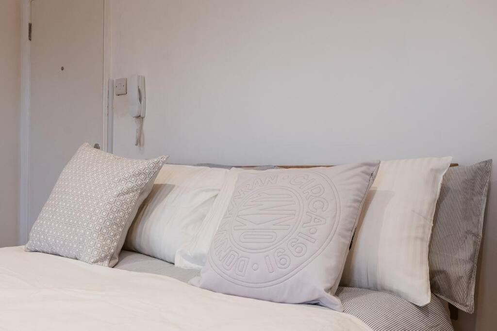 Your Lovely Studio Flat- West3 Londres Extérieur photo