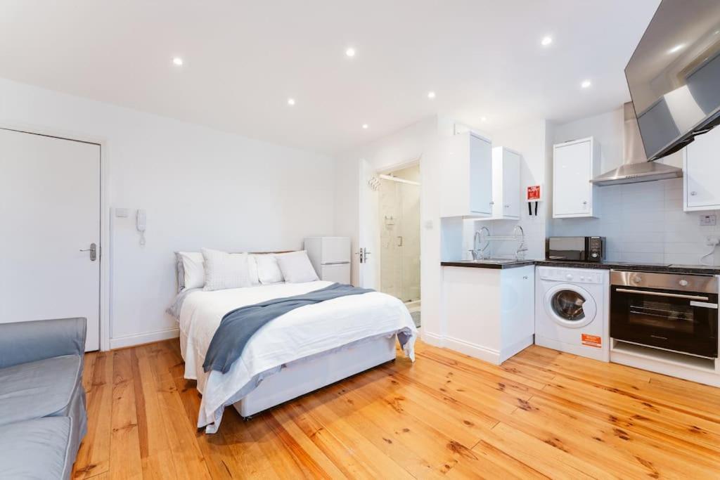 Your Lovely Studio Flat- West3 Londres Extérieur photo
